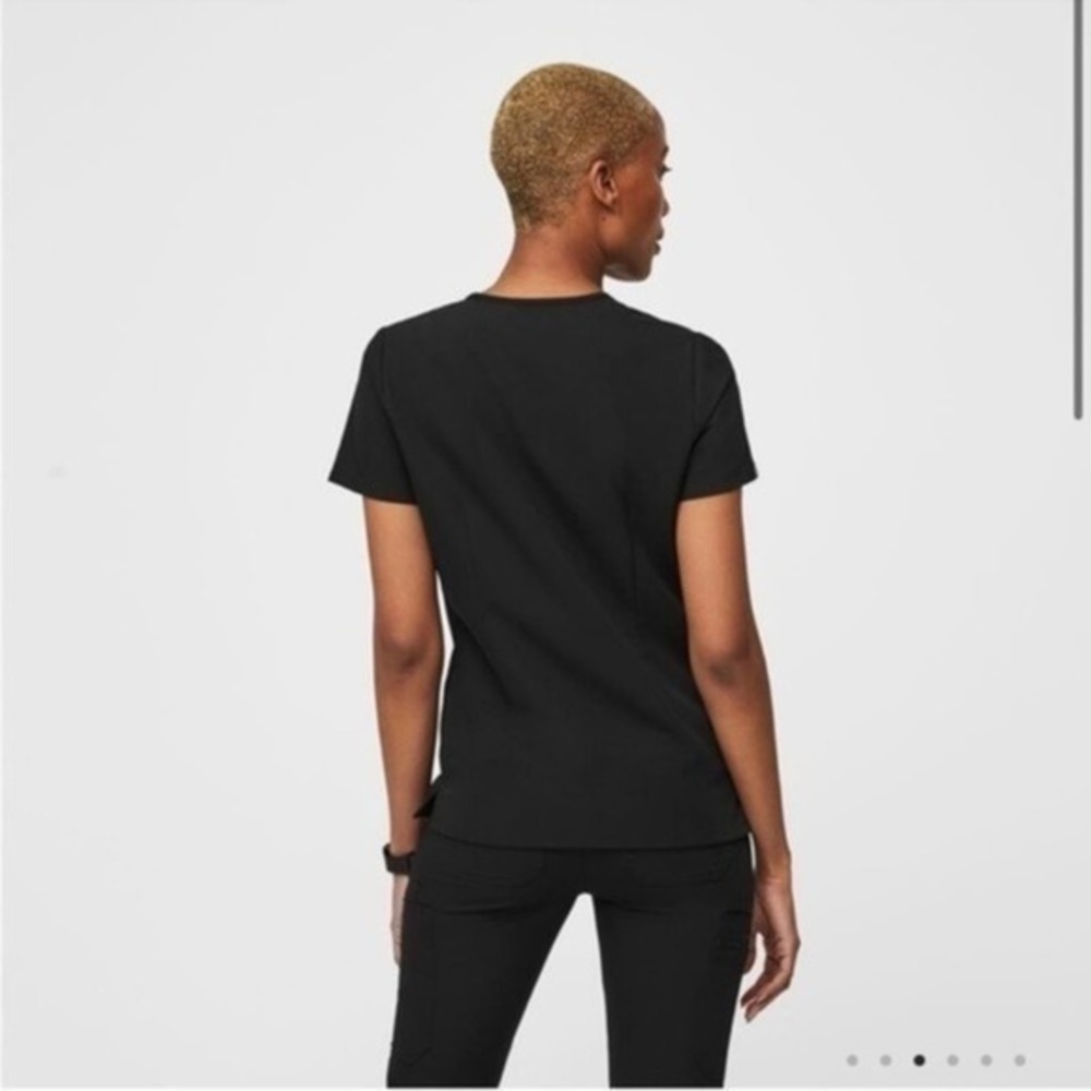 FIGS Casma Three-Pocket Scrub short sleeve Top